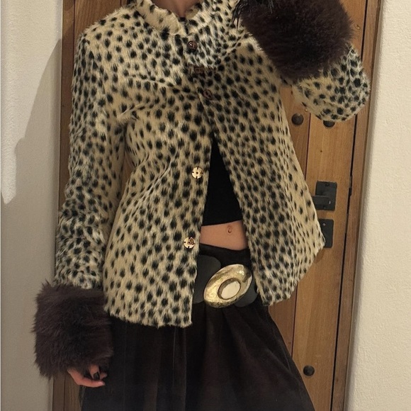Carelli Dolly Leopard Print Fur Jacket - Picture 2 of 5